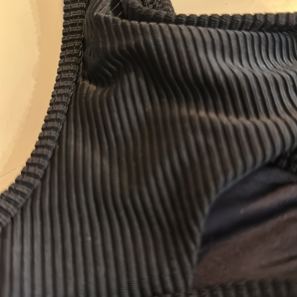 Frankies Bikinis Cole top in black - size XS - Picture 5 of 8